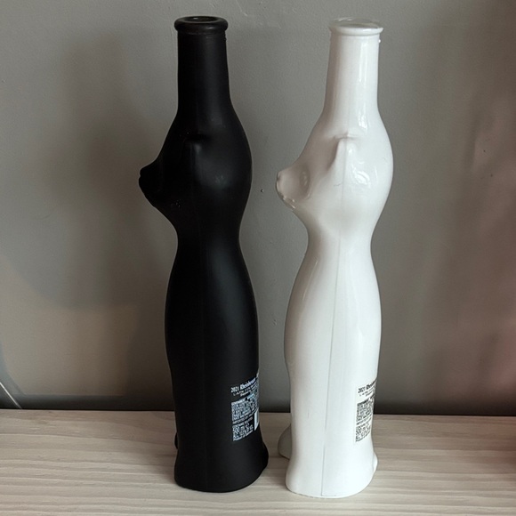 Black‎ and White Cat-Shaped Rheinhessen Bottles - Picture 2 of 8